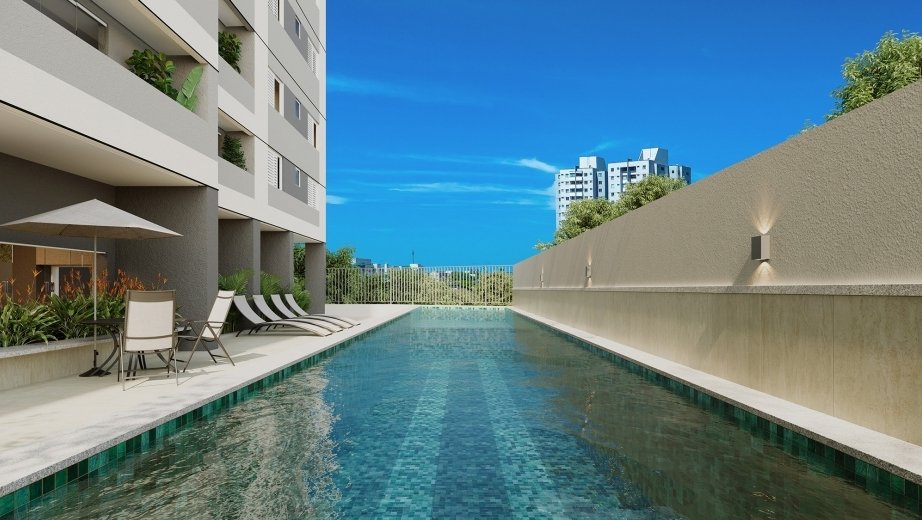 Piscina adulto com raia de 15 metros e vista para a Alameda revitalizada pela CMO